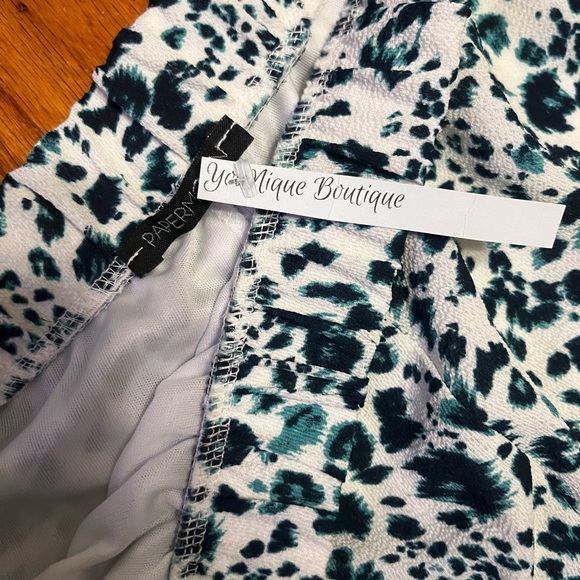 paper doll White and Black Leopard Print Elastic-Waist Athletic Shorts - Picture 4 of 5